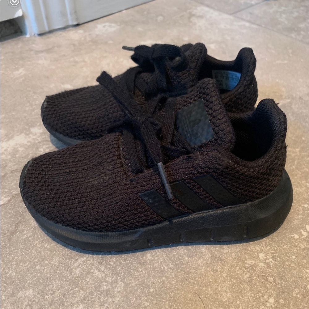 Adidas kids shoes size 8c.
